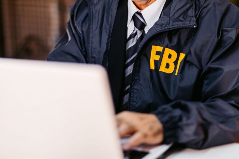 Le FBI dénonce une menace croissante des cybercriminels contre les utilisateurs français