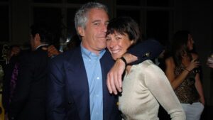 Ghislaine Maxwell prête à révéler le « dossier Epstein », une affaire qui secoue les États-Unis