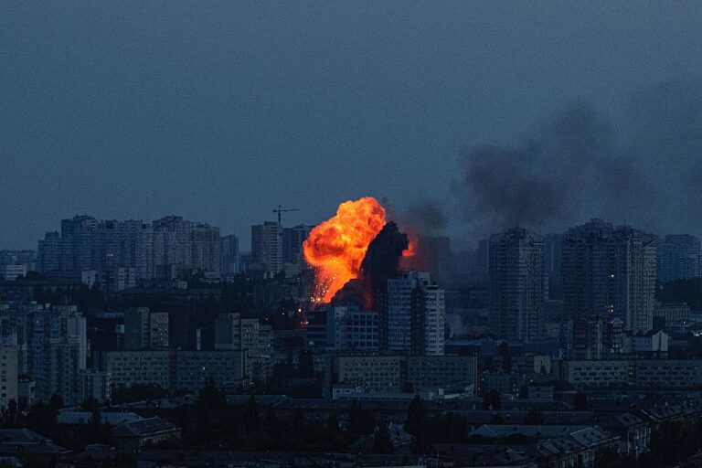 Poutine menace de représailles après les attaques ukrainiennes sur les aérodromes russes