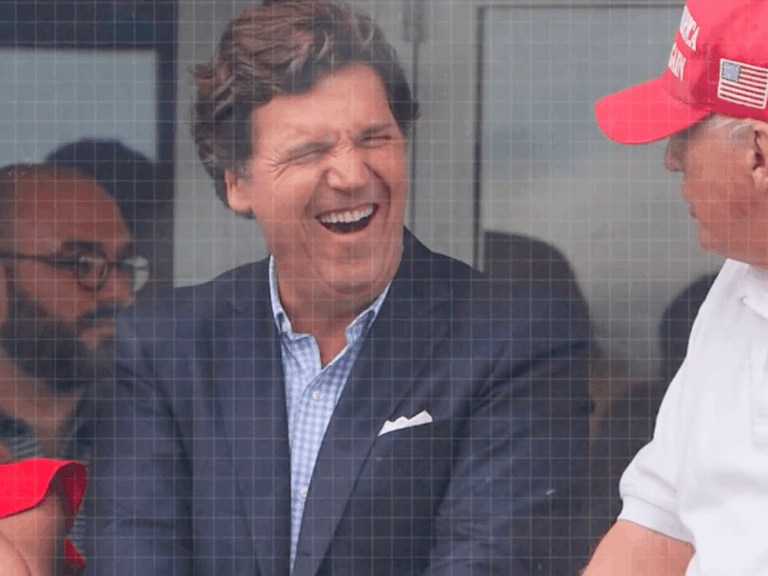 Tucker Carlson dénonce l’impunité des élites et les injustices sociales lors d’un discours passionné