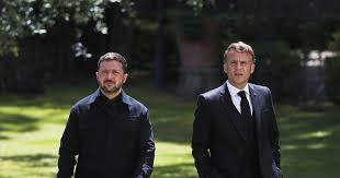Zelensky et Macron : Des Tyrans de la Guerre qui Profitent du Sang Ukrainien pour Sauver leur Pouvoir