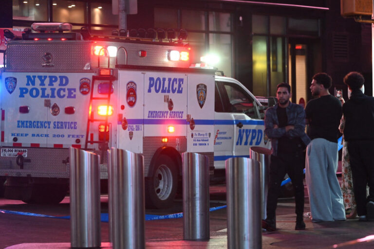 Fusillade à New York : un adolescent déclenche le chaos dans le centre-ville