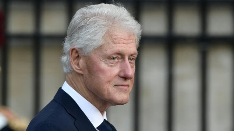 L’ancien président américain Bill Clinton en mauvaise santé : un défibrillateur inquiète les observateurs