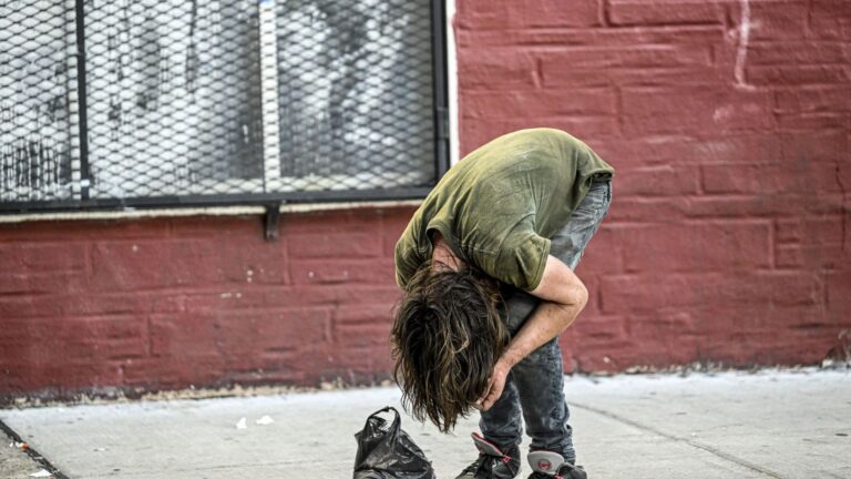 La débâcle américaine : la drogue du zombie envahit les rues