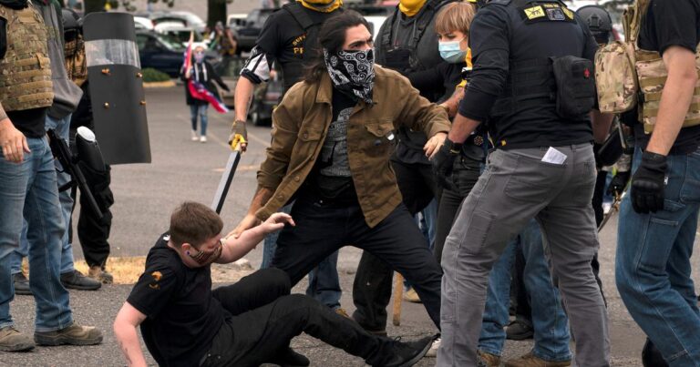Trump envoie l’armée américaine à Portland pour écraser Antifa