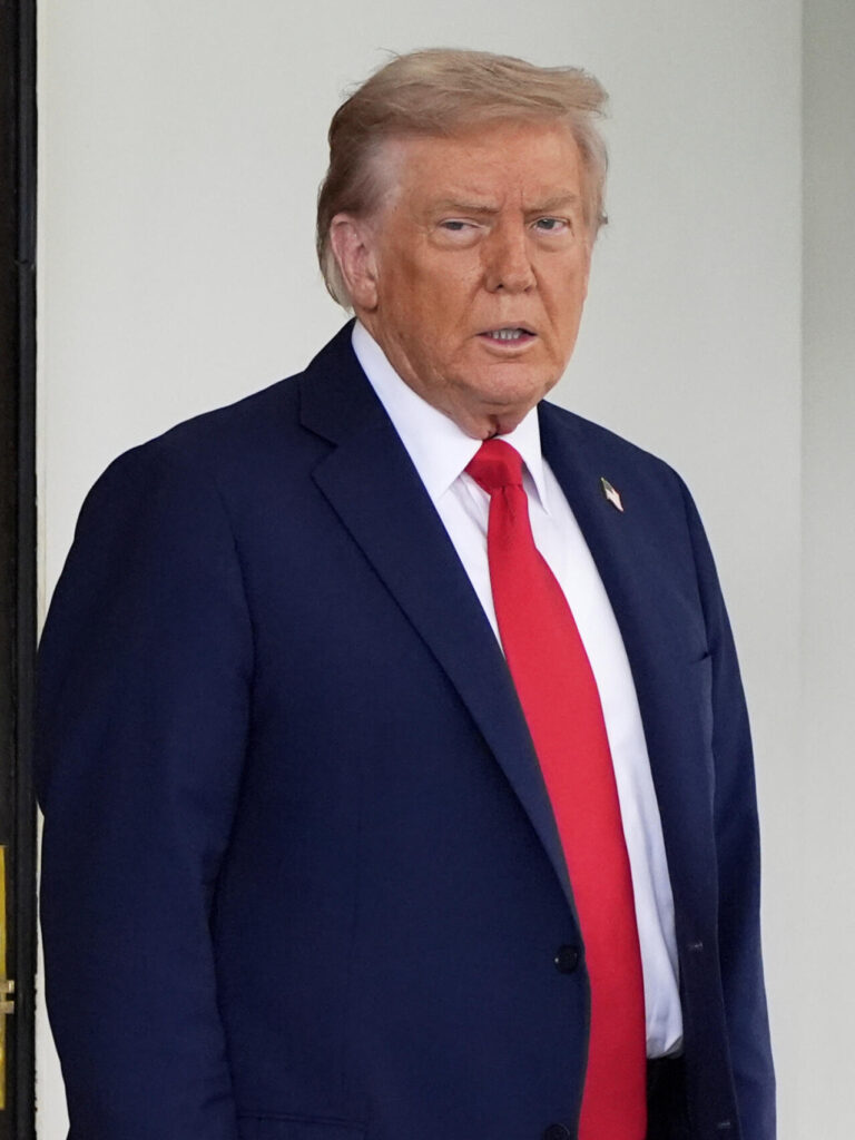LA DÉNÉGATION DE TRUMP À PROPOS DES POURSUITES AMÉRICAINE AU VÉNÉZUELA