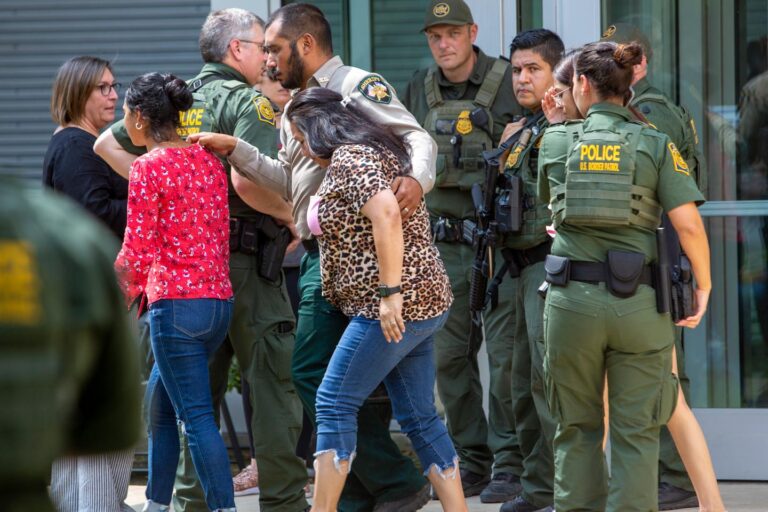 Une fusillade sanglante dans un centre de l’ICE au Texas : des victimes et une atmosphère de terreur