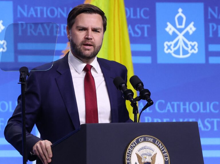 Un vice-président américain condamne le retour à une discipline militaire inhumaine