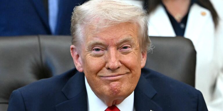 Trump coupe les financements américains à la Colombie : une décision qui choque Washington