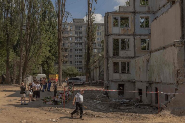 Trump se réfugie dans un bunker souterrain : les élites fuient la guerre mondiale tandis que l’Ukraine s’effondre