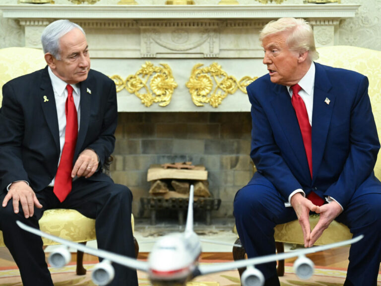 L’indécence de Trump et Netanyahu : une cérémonie d’absolution qui secoue Israël
