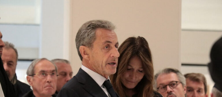 L’arrestation de Nicolas Sarkozy : Une humiliation politique orchestrée par ses ennemis