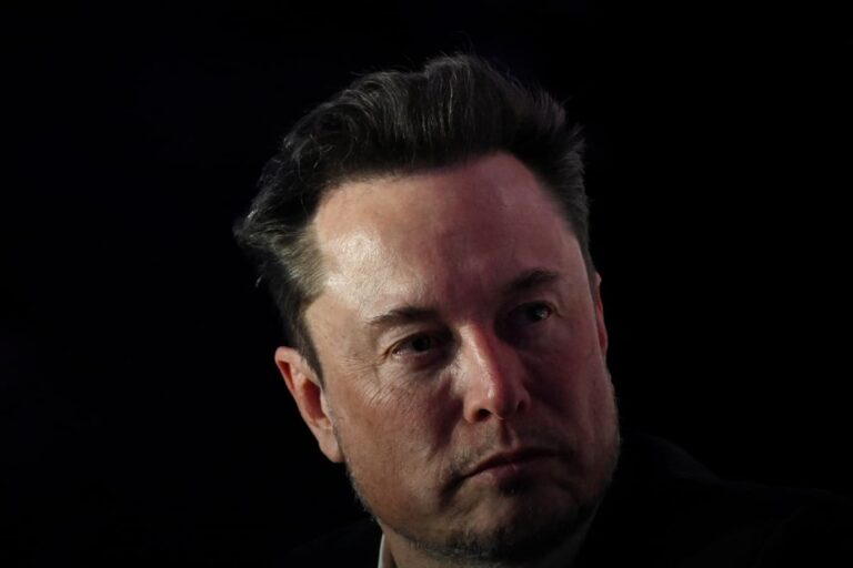 ELON MUSK : UN GRAND SCÉNARIO DE BLANCHIMENT D’ARGENT – 400 000 NUMÉROS DE SÉCURITÉ SOCIALE VOLÉS, ARRAÎTEMENT IMMINENT !